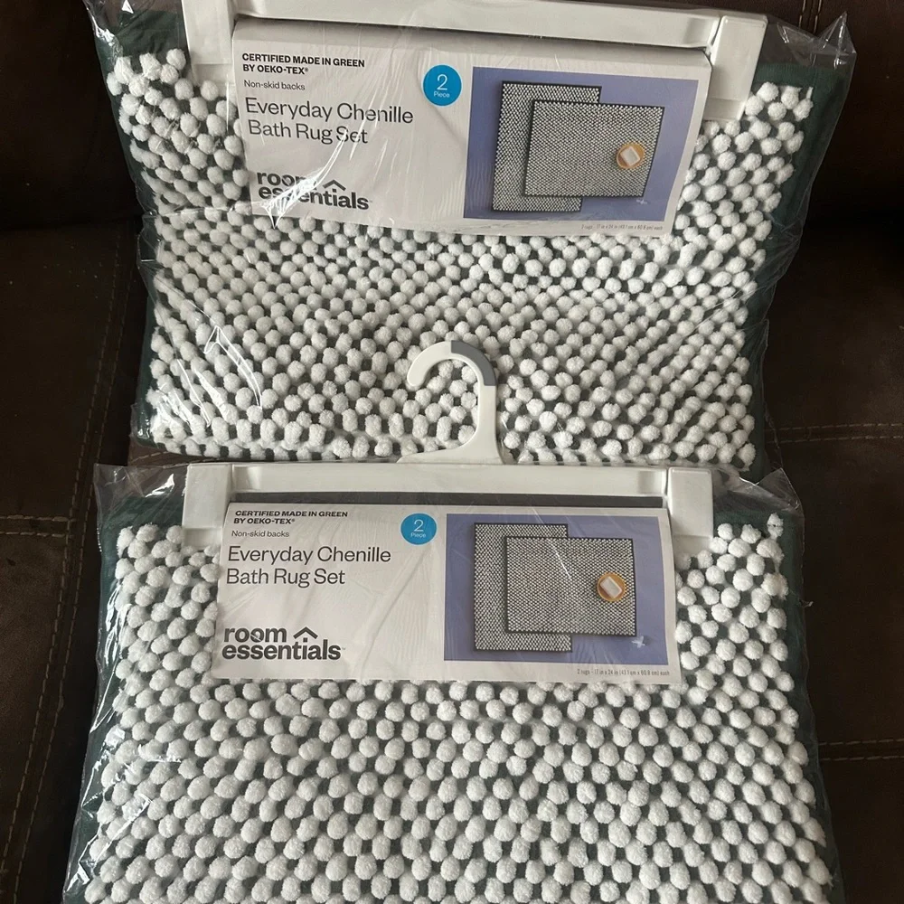 Room Essentials Chenille Bath Rug Set